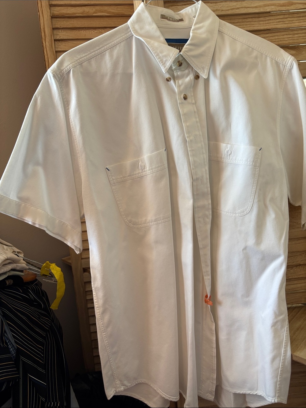 Classic Men's White Short-Sleeve Button-Down Twill Shirt Large